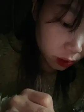 Snapshot of Laura8910 chatting on 02/20/25, 01:14 Laura8910 online show from 02/20/25, 01:14