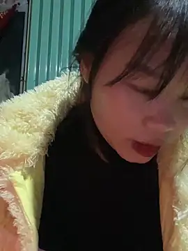 Snapshot of Laura8910 chatting on 02/17/25, 01:33 Laura8910 online show from 02/17/25, 01:33