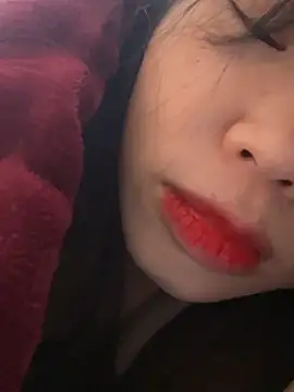 Snapshot of Laura8910 chatting on 03/22/25, 12:06 Laura8910 online show from 03/22/25, 12:06