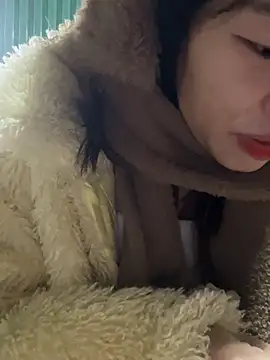 Snapshot of Laura8910 chatting on 02/05/25, 04:59 Laura8910 online show from 02/05/25, 04:59