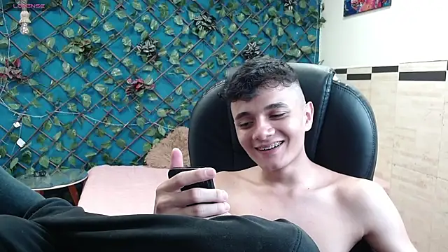 Waturox online show from 11/15/25, 07:29