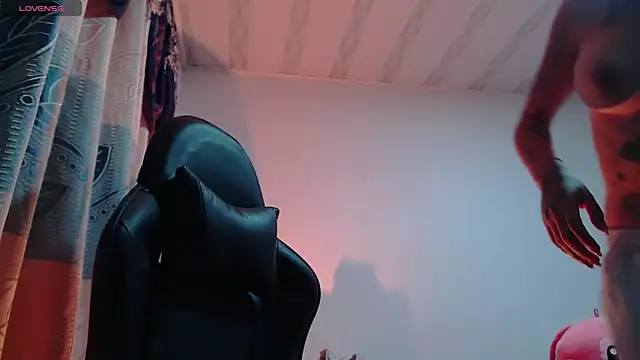 sweet cutetras22 online show from 04/14/26, 08:47