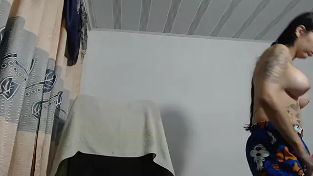 sweet cutetras22 online show from 10/18/25, 10:28