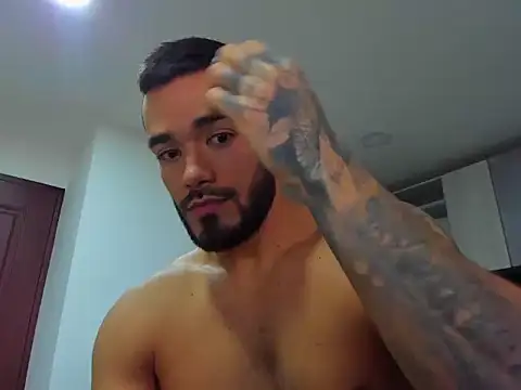 Alexander Martines online show from 10/28/25, 10:20