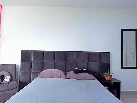 Alexander Martines online show from 11/23/25, 04:17