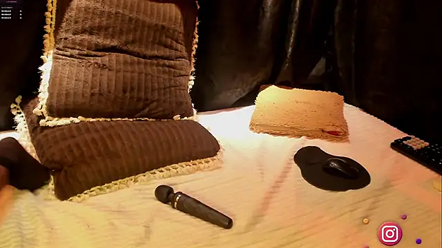 MiaKnox online show from 02/03/26, 06:40