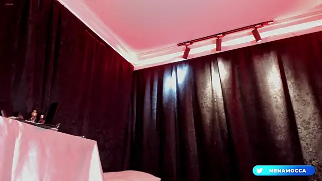 Snapshot of MiaKnox chatting on 04/21/26, 12:12 MiaKnox online show from 04/21/26, 12:12