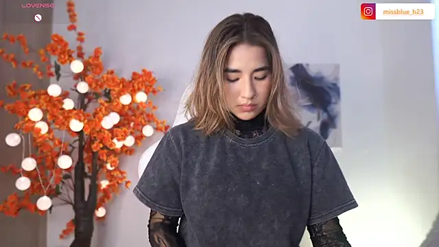 VictoriaHiill online show from 12/20/25, 05:49