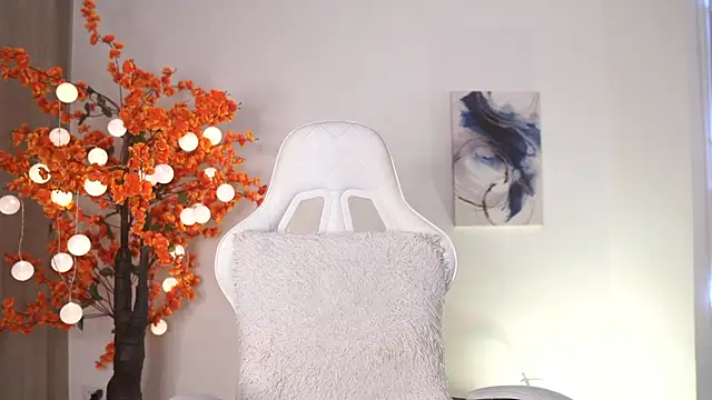 VictoriaHiill online show from 10/31/25, 09:11