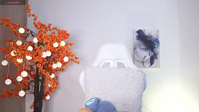 VictoriaHiill online show from 11/11/25, 06:03