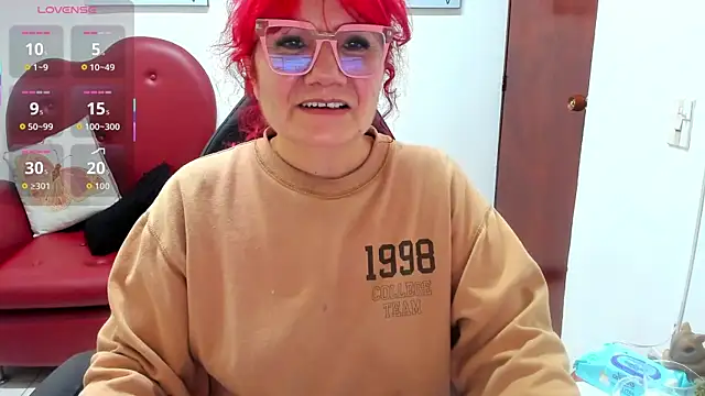 Snapshot of Salomeediaz_ chatting on 11/23/25, 04:00 Salomeediaz online show from 11/23/25, 04:00