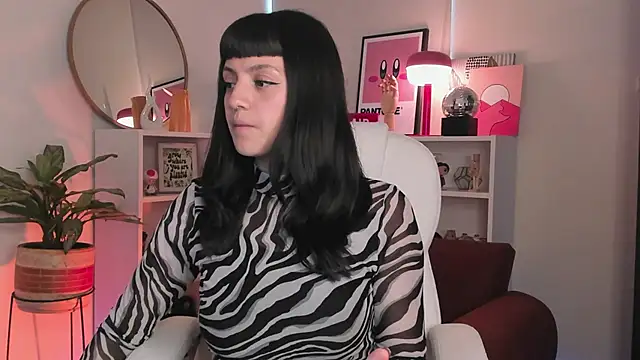 Snapshot of nahiapaws chatting on 11/13/25, 08:35 nahiapaws online show from 11/13/25, 08:35