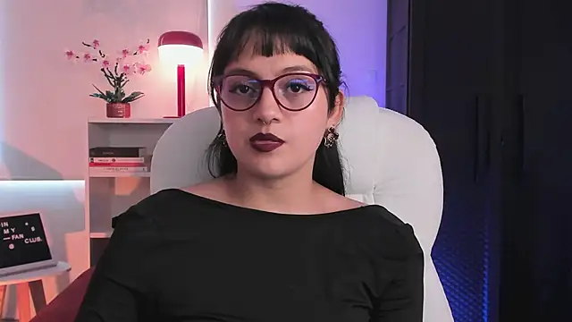 nahiapaws online show from 04/10/26, 06:26