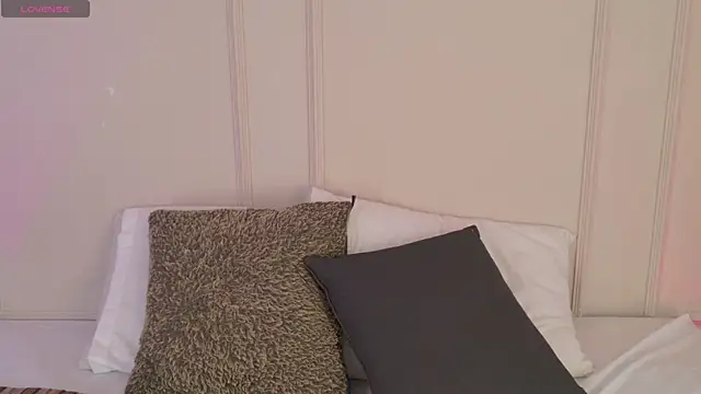 Snapshot of Mariapettit chatting on 10/09/25, 11:11 Mariapettit online show from 10/09/25, 11:11