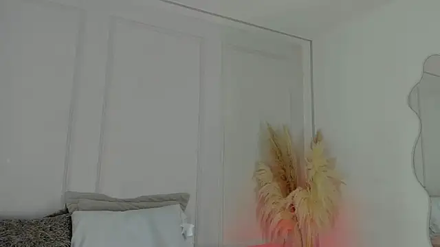 Snapshot of Mariapettit chatting on 06/10/26, 04:35 Mariapettit online show from 06/10/26, 04:35