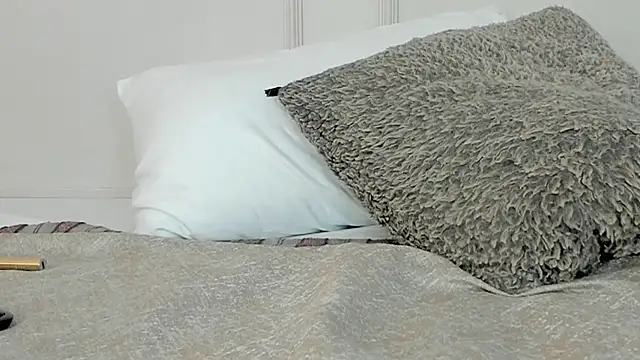 Mariapettit online show from 11/24/25, 11:43