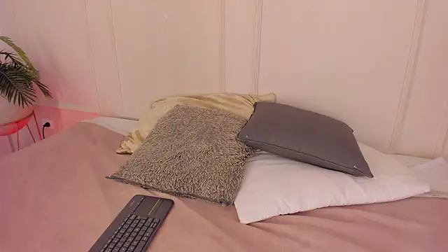 Mariapettit online show from 03/31/26, 01:02