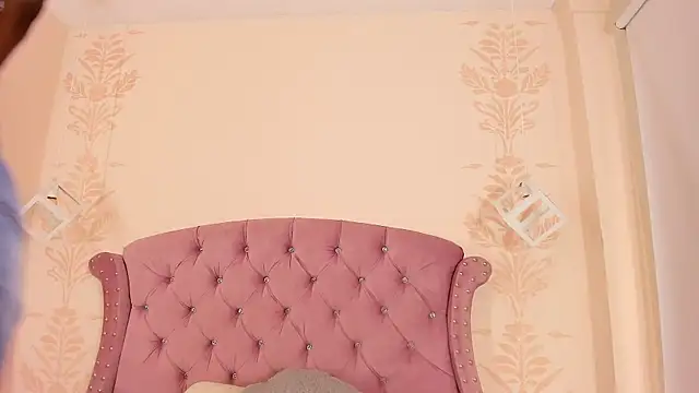 DaphneLloyd online show from 09/29/25, 08:03