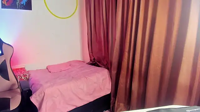 Snapshot of nicole_volkov chatting on 12/17/24, 01:50 nicole volkov online show from 12/17/24, 01:50