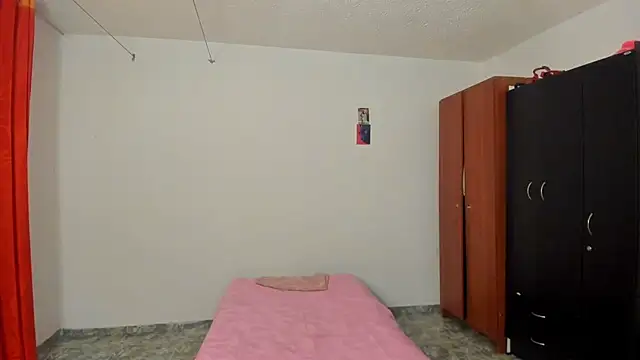 Snapshot of nicole_volkov chatting on 03/13/25, 12:37 nicole volkov online show from 03/13/25, 12:37