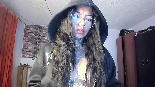 Snapshot of nicole_volkov chatting on 11/11/25, 06:08 nicole volkov online show from 11/11/25, 06:08