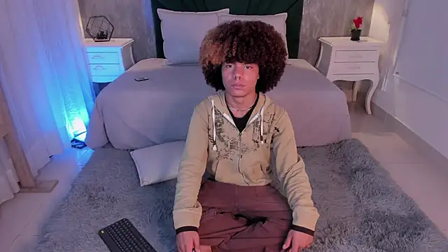 Alexiis Etereo online show from 04/13/26, 07:40