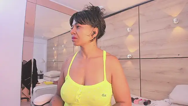 martina touss online show from 10/29/25, 11:42