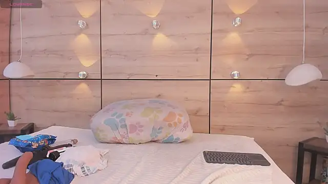 martina touss online show from 03/31/26, 11:45