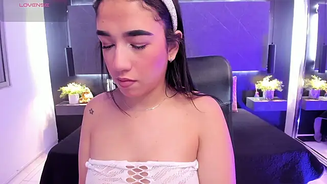 SaraaMills online show from 04/02/26, 04:08