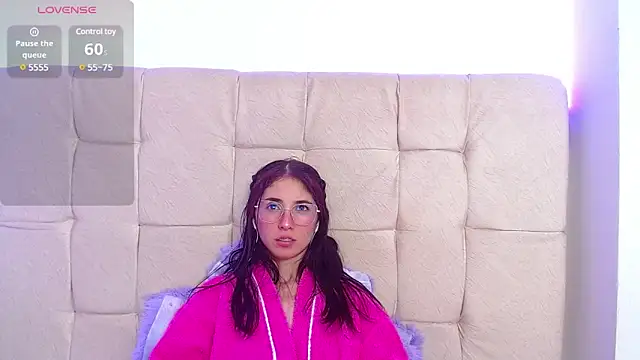 Snapshot of mildre303av chatting on 02/01/25, 10:26 mildre303av online show from 02/01/25, 10:26