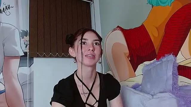 Snapshot of mildre303av chatting on 01/25/25, 03:30 mildre303av online show from 01/25/25, 03:30