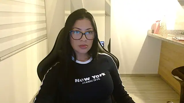 Charlotte cute18 online show from 12/13/25, 11:33