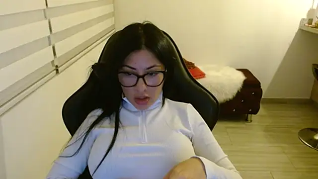 Charlotte cute18 online show from 05/05/26, 02:25
