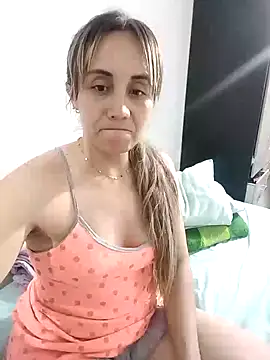 Isabel23zr online show from 01/07/25, 04:39