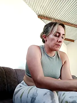 Isabel23zr online show from 09/24/25, 04:13