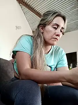 Isabel23zr online show from 09/22/25, 09:54