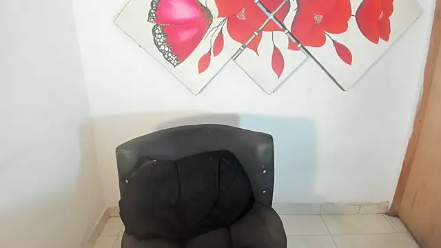 naomiwildburn online show from 04/05/26, 07:53