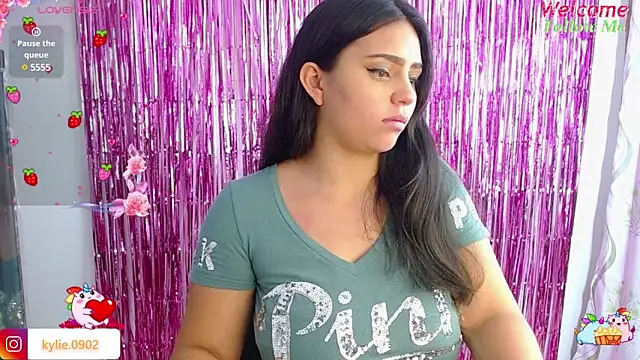 Snapshot of karol_9 chatting on 01/21/25, 02:43 karol 9 online show from 01/21/25, 02:43