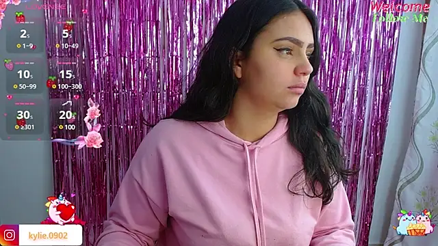 Snapshot of karol_9 chatting on 01/23/25, 02:44 karol 9 online show from 01/23/25, 02:44