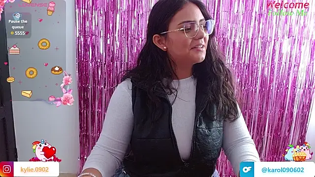 Snapshot of karol_9 chatting on 02/22/25, 09:48 karol 9 online show from 02/22/25, 09:48