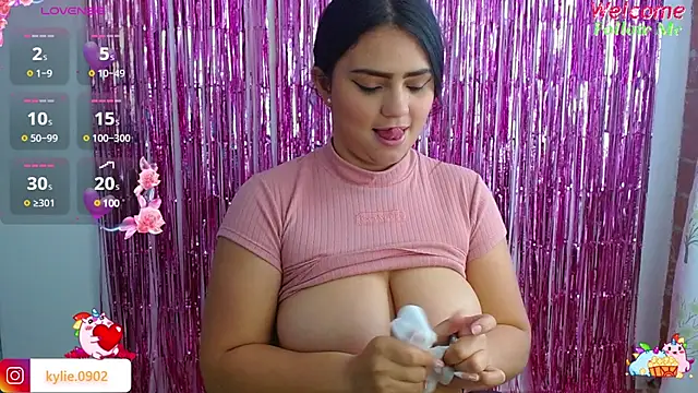 Snapshot of karol_9 chatting on 01/04/25, 05:05 karol 9 online show from 01/04/25, 05:05