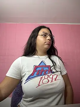 Snapshot of karol_9 chatting on 02/27/25, 04:24 karol 9 online show from 02/27/25, 04:24