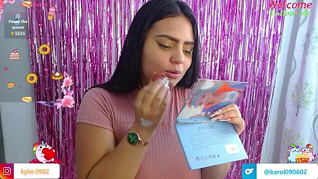 Snapshot of karol_9 chatting on 01/28/25, 04:39 karol 9 online show from 01/28/25, 04:39