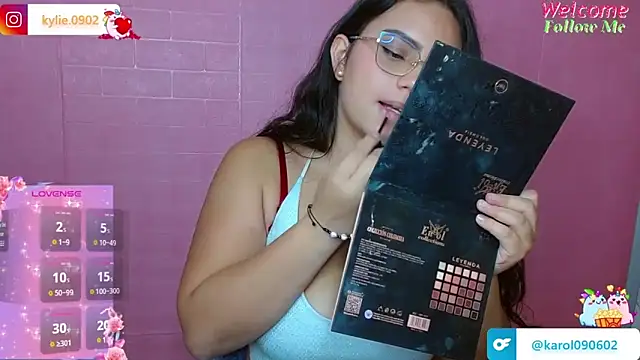 Snapshot of karol_9 chatting on 03/22/25, 02:37 karol 9 online show from 03/22/25, 02:37