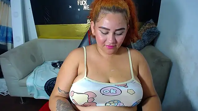 Snapshot of loly_bigbooty4u chatting on 09/08/25, 03:00 loly bigbooty4u online show from 09/08/25, 03:00