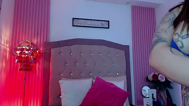 Snapshot of Erika_Montoya chatting on 02/11/26, 12:27 Erika Montoya online show from 02/11/26, 12:27