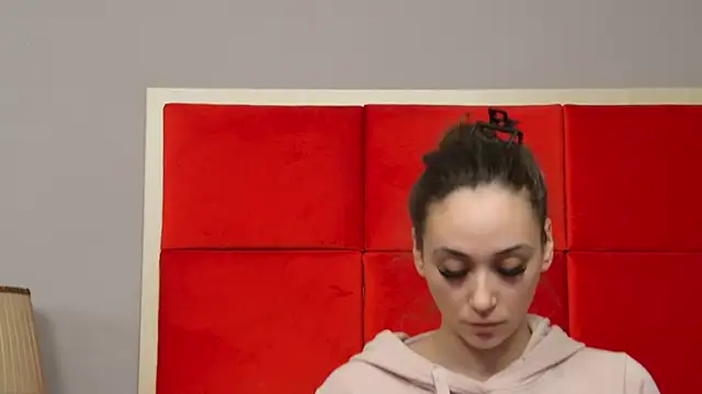 Snapshot of AliceMunro chatting on 03/13/25, 10:32 AliceMunro online show from 03/13/25, 10:32