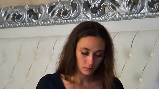 Snapshot of AliceMunro chatting on 09/10/25, 07:02 AliceMunro online show from 09/10/25, 07:02
