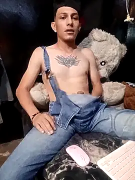 Snapshot of Ale21-345 chatting on 03/01/26, 12:43 Ale21-345 online show from 03/01/26, 12:43