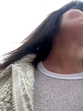 Snapshot of Accole chatting on 09/18/25, 08:50 Accole online show from 09/18/25, 08:50